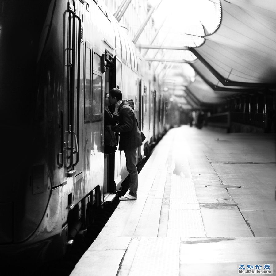 kiss you goodbye  作者   Christine.jpg