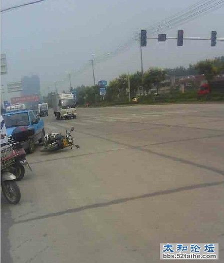 长征路车祸.jpg