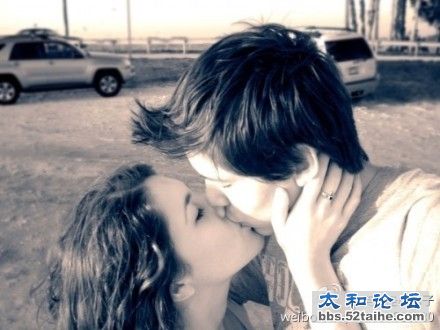 有时候，一个人想要的只是一只可握的手和一颗感知的心。.jpg