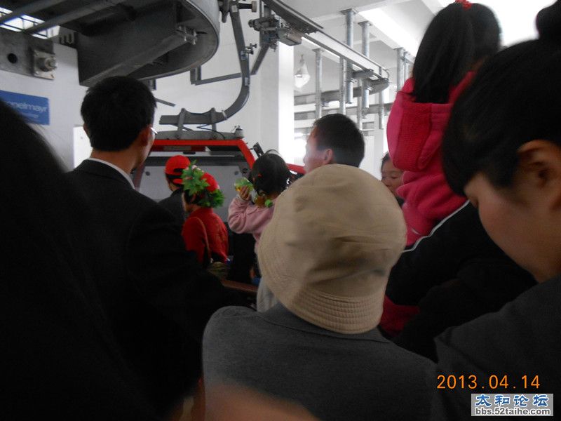 拥挤的索道点.jpg